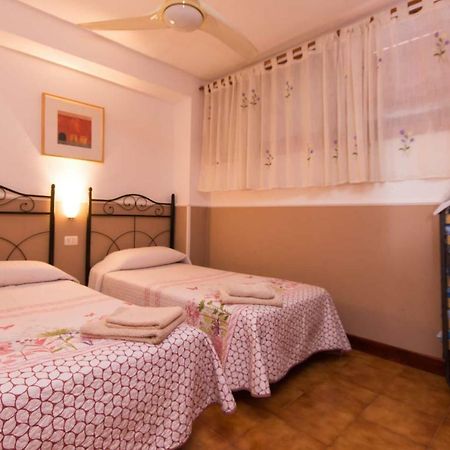 Beachfront Apartment Арона Екстериор снимка