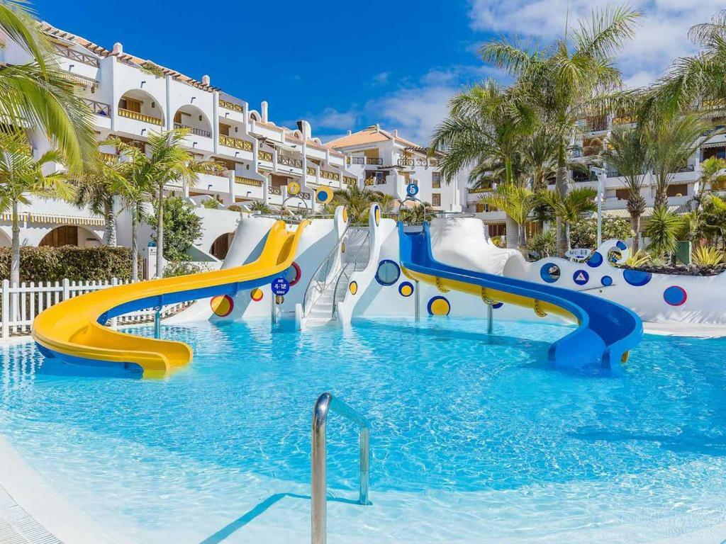 Beachfront Apartment Арона Екстериор снимка