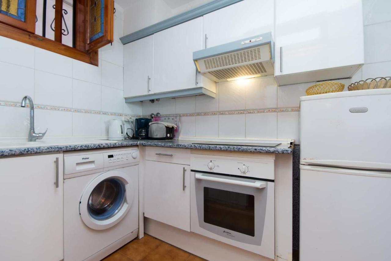 Beachfront Apartment Арона Екстериор снимка