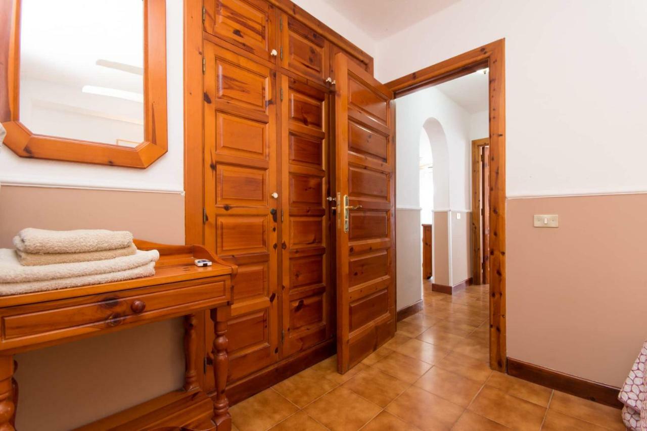 Beachfront Apartment Арона Екстериор снимка